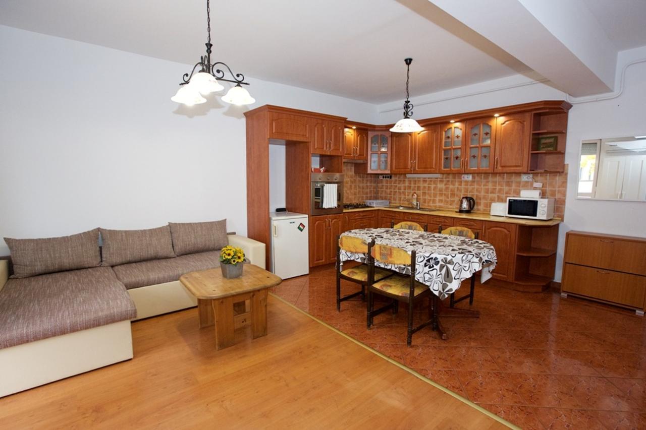 Zoli Apartmanok-Anita Koelcsey 34-36 Hajdúszoboszló Exteriör bild