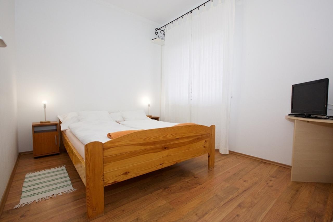Zoli Apartmanok-Anita Koelcsey 34-36 Hajdúszoboszló Exteriör bild